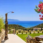 Nyaraló Hilaritas Sea View In Kefalonia With Private Pool And Jacuzzi *