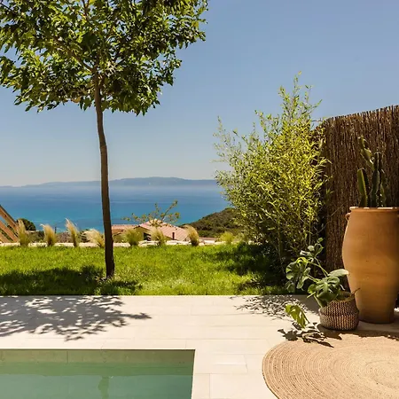 度假居 Hilaritas Kefalonia, Luxury Villa-style With Private Pool & Stunning Sea Views