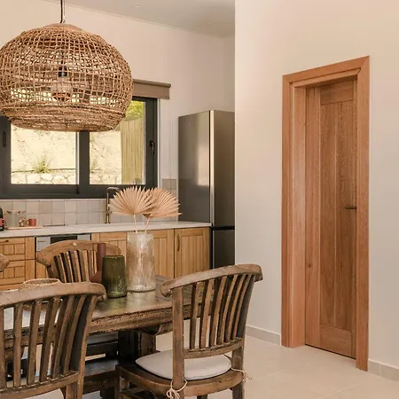 度假居 Hilaritas Kefalonia, Luxury Villa-style With Private Pool & Stunning Sea Views