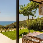 Case de vacanță Hilaritas Sea View In Kefalonia With Private Pool And Jacuzzi *