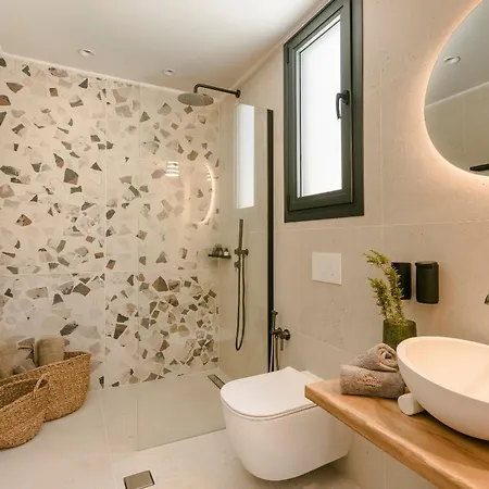 Hilaritas Kefalonia, Luxury Villa-style With Private Pool & Stunning Sea Views Hébergement de vacances