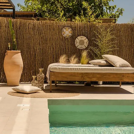 Hilaritas Luxury Sea View, Private Pool & Jacuzzi Paradise