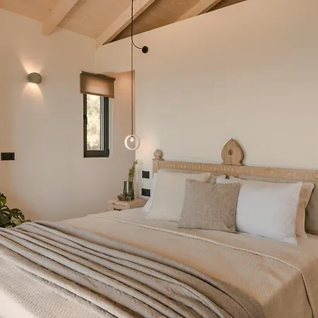 Hilaritas Kefalonia, Luxury Villa-style With Private Pool & Stunning Sea Views Hébergement de vacances