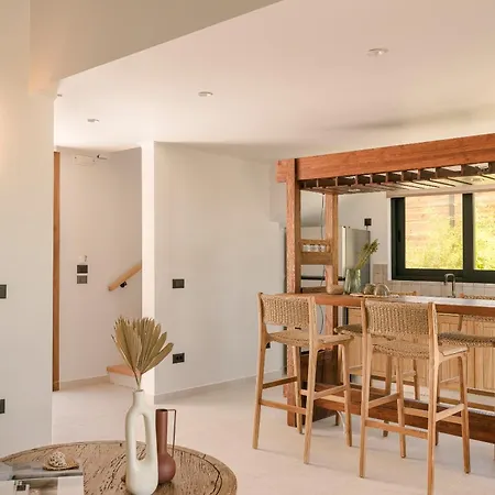 Holiday home Hilaritas Luxury Sea View, Private Pool & Jacuzzi Paradise Ratzaklion