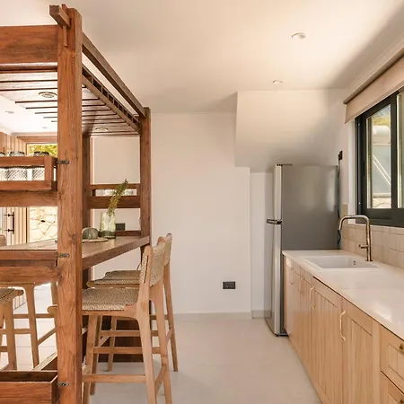 Holiday home Hilaritas Luxury Sea View, Private Pool & Jacuzzi Paradise Ratzaklion