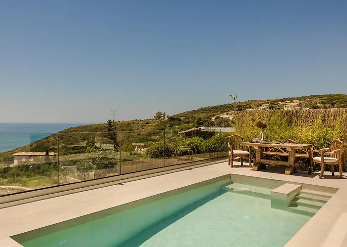 Hilaritas Sea View In Kefalonia With Private Pool And Jacuzzi بيت للعطل Ratzaklíon